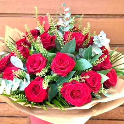 Luxurious Naomi Red Roses