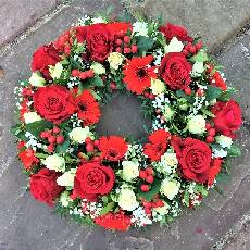 Classic Red and White Wreath