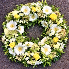 Classic Yellow and White Wreath