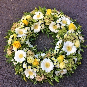Classic Yellow and White Wreath